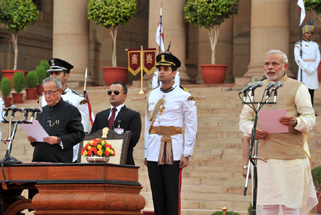सोमवार 26 मई को प्रधानमंत्री पद की शपथ ग्रहण करते नरेन्द्र मोदी