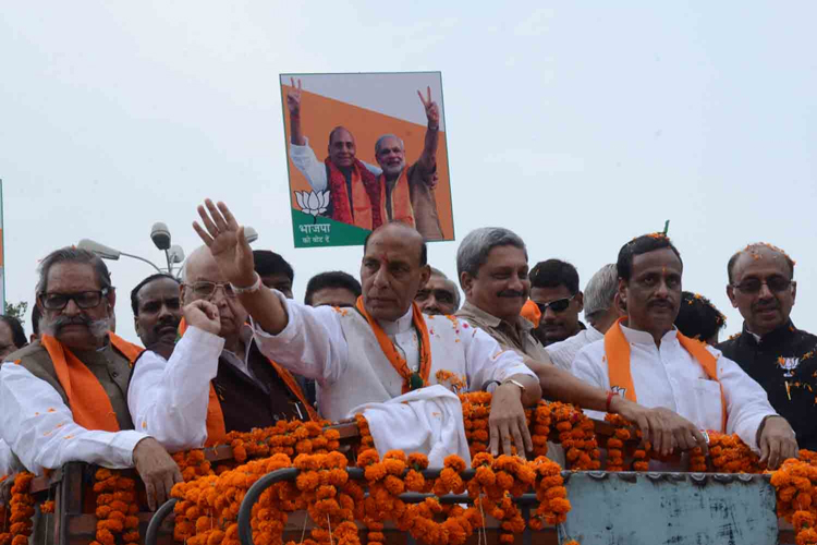 Rajnath Singh ने रविवार 27 अप्रैल 2014 को राजधानी लखनऊ में रोड शो किया