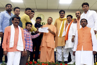 Jawor farmers meet to CM Yogi Adityanath