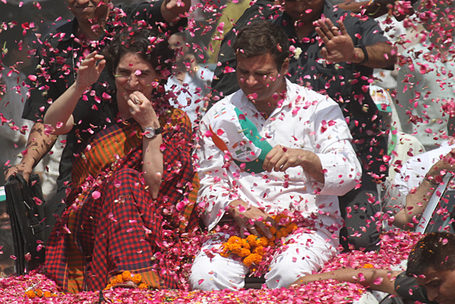 Priyanka Badera and Rahul Gandhi in a road show, Amethi