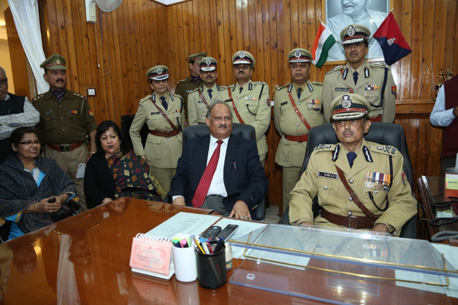 DGP A.L.Benerjee & ex-dg Rizvan Ahemad, ADG Mukul Goel, Bhavesh Kumar Singh, IG Ms Tanuja Srivastava