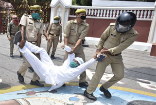 CONGRESS AGITATION AT RAJBHAWAN