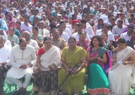 Sri Sri Ravshankar's folowers