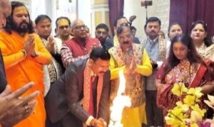 उदीषा चौपाला साहित्योत्सव में मंडलायुक्त मुरादाबाद आंजनेय कुमार सिंह 