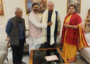 UPAJ President Sarvesh Kumar Singh hounered by Surya Prakash Pal in Rampur