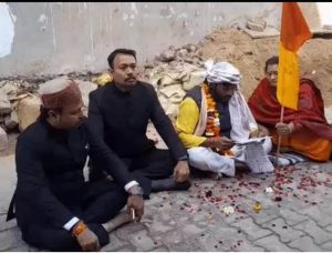 DHARNA BY ALANKAR AGNIHOTRI IN HATHRAS