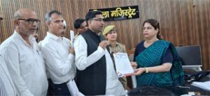 जिलाधिकारी बिजनौर से मिला  जाट महासभा का प्रतिनिधिमंडल