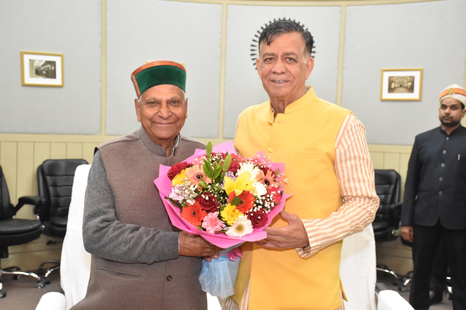 हिमाचल प्रदेश की सार्वजनिक उपक्रम समिति का उत्तर प्रदेश विधान सभा का भ्रमण